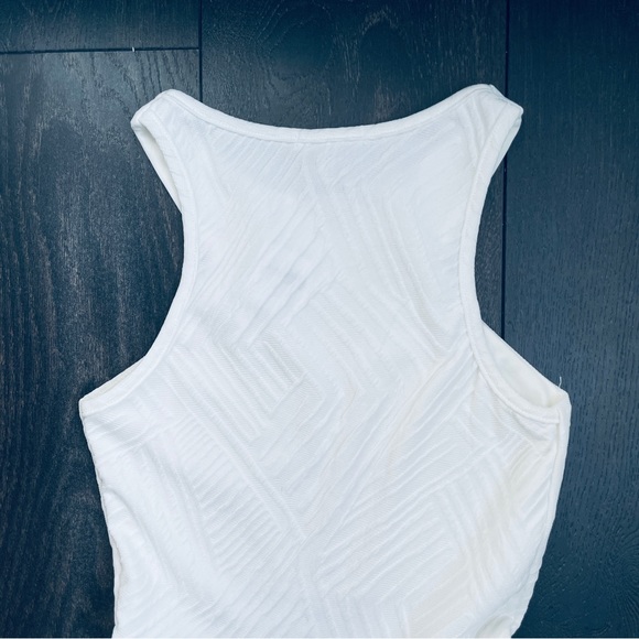 Charlotte Russe White Sleeveless Peplum Flare Print Top - Picture 8 of 11